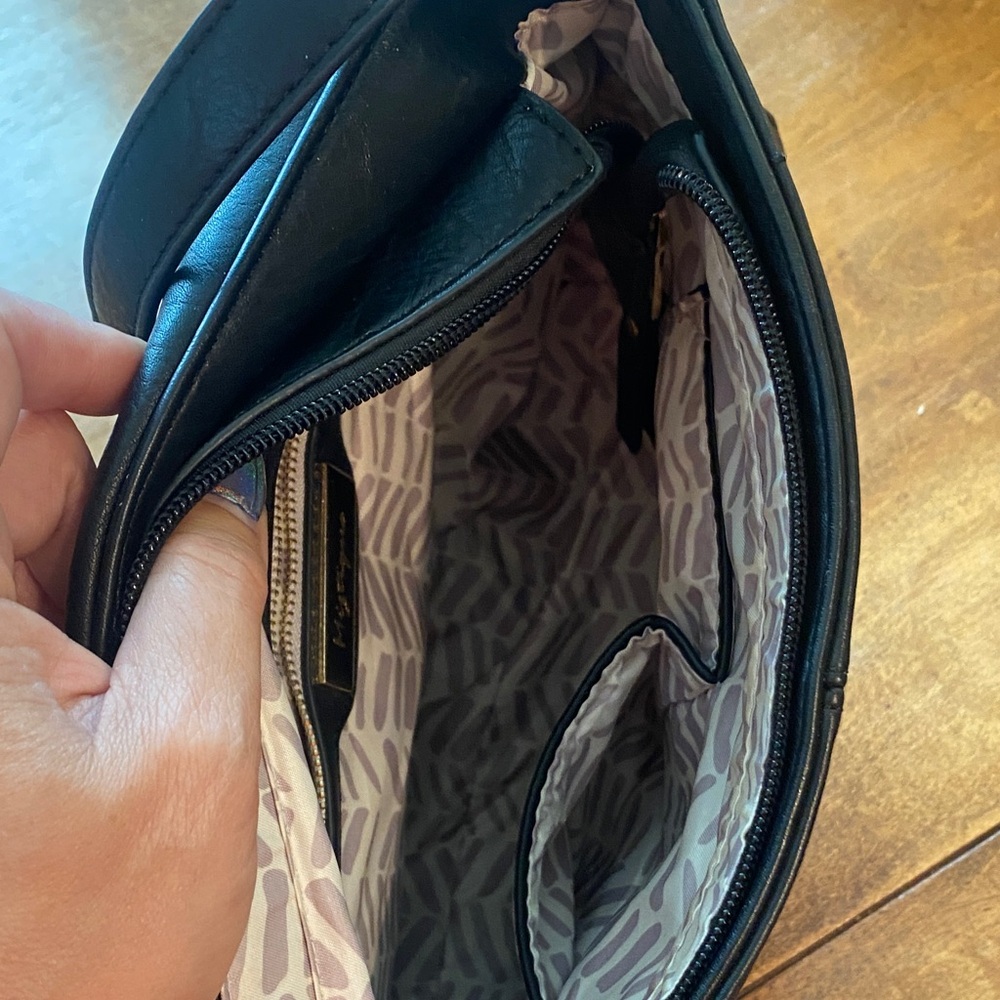Black Vegan Leather Crossbody Bag Small Minimalist Everyday Purse - Picture 3 of 4
